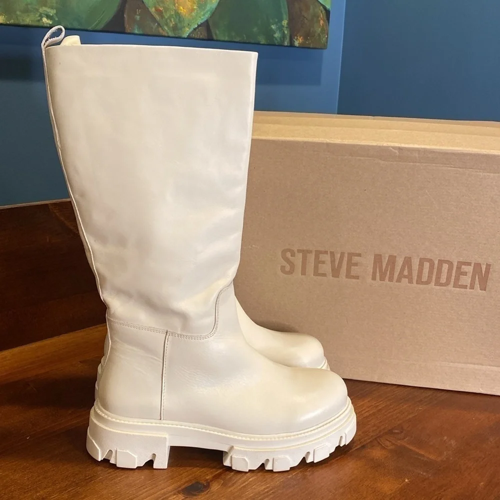 NWB Steve Madden “Priority” Off White Bone Cream Chunky Platform Boots 9.5